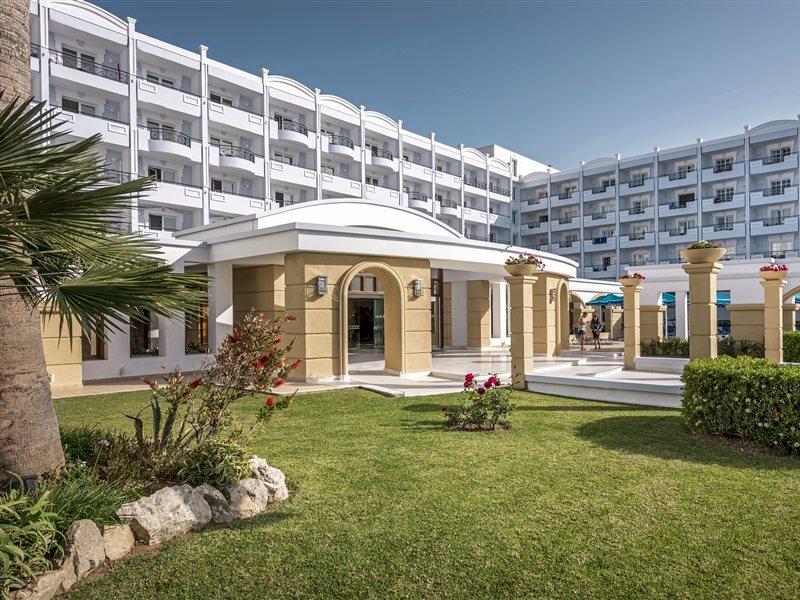 Mitsis Grand Hotel Rhodes City Exterior photo The hotel's main entrance