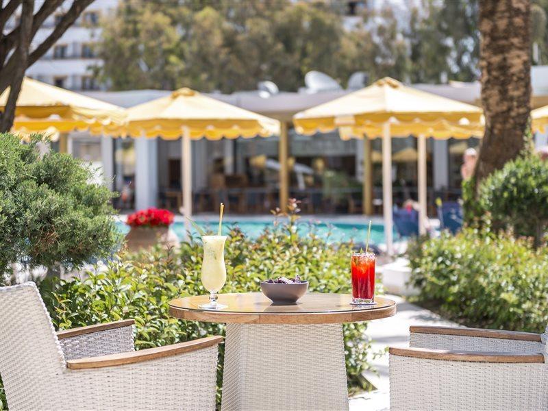 Mitsis Grand Hotel Rhodes City Exterior photo The Pool Bar