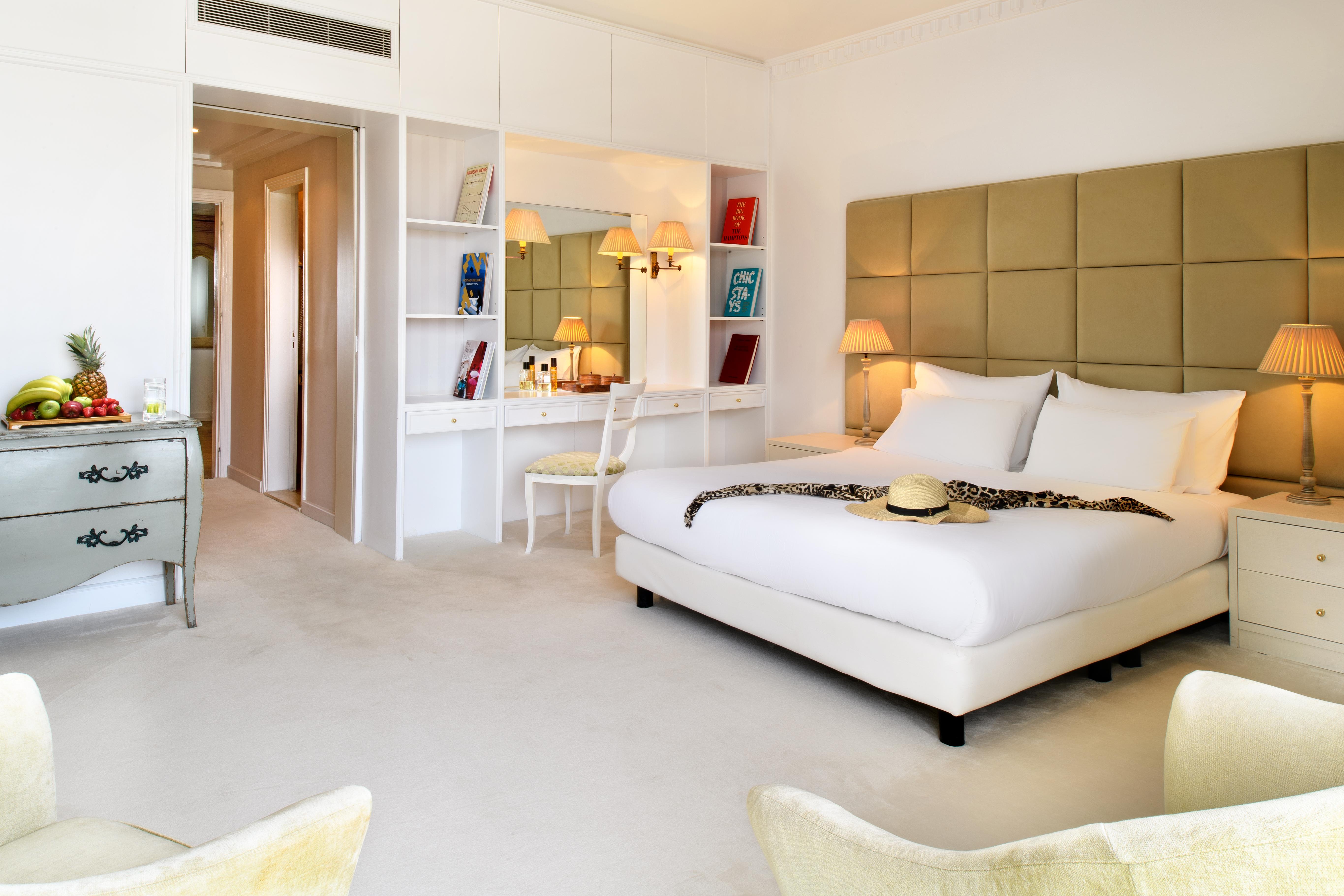 Mitsis Grand Hotel Rhodes City Exterior photo A room at the hotel